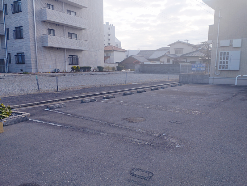 賃貸アパート駐車場の白線、ライン引き直し、駐車番号の設置工事