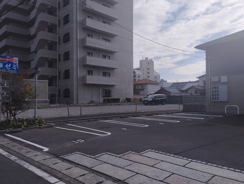 賃貸アパート駐車場の白線、ライン引き直し、駐車番号の設置工事